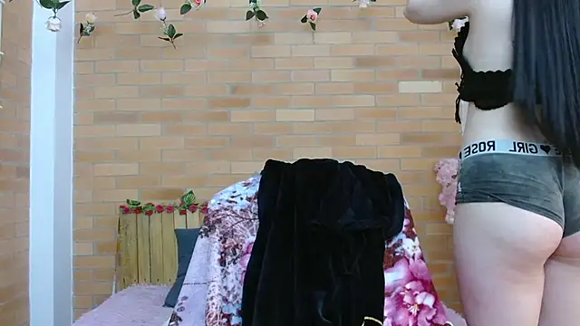 adriscute online show from June 27, 2:34 am