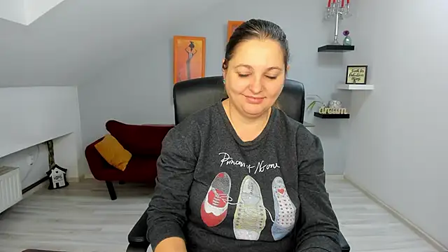 LollaGirl online show from November 29, 4:16 am