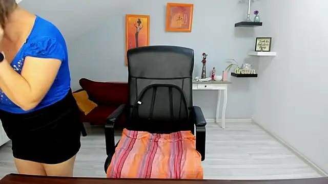 LollaGirl online show from November 17, 4:24 am