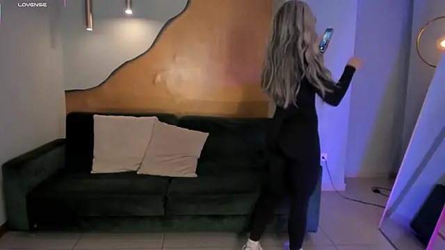 EveBensonX online show from October 8, 12:53 pm