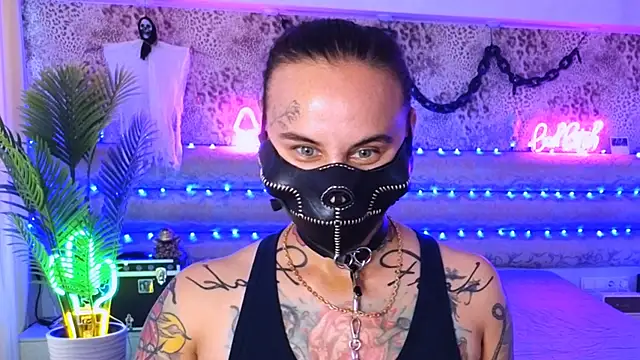 Cool Freak  online show from September 15, 10:45 am