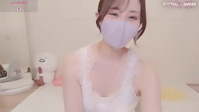 Yuu  k online show from May 12, 2:35 pm
