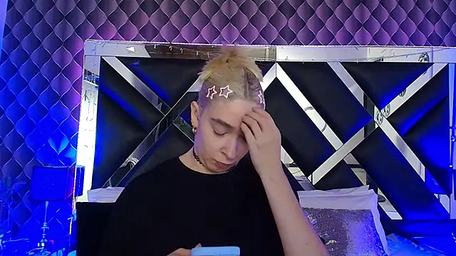 victoriaa lee  online show from February 16, 7:14 pm