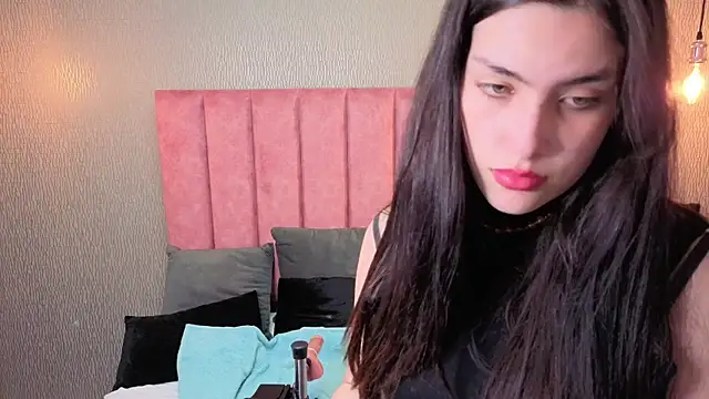 Alexa Thaylor  online show from January 6, 6:33 pm