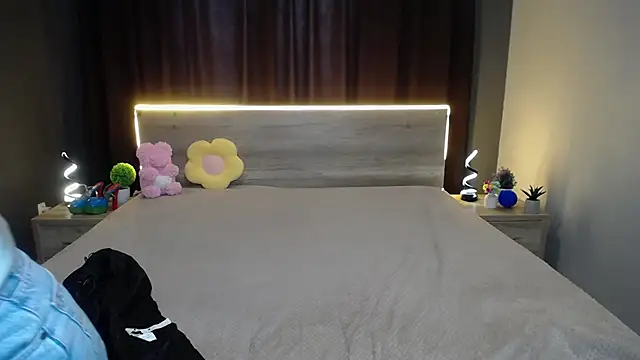 JasmineAsha online show from October 14, 7:11 am