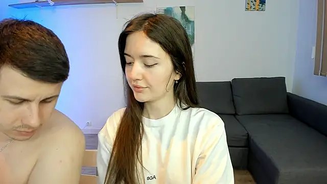 PollyFlame online show from April 3, 8:40 pm