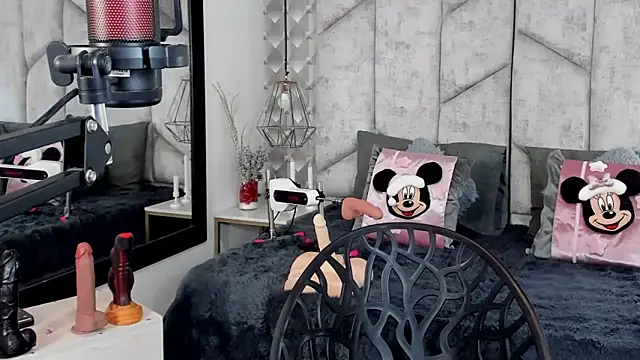 NiicolleMiller online show from November 14, 7:36 pm