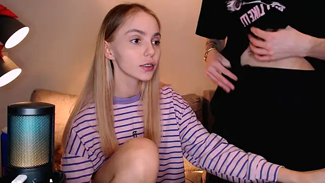 juliaanddima online show from October 26, 10:49 pm