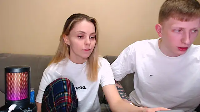 juliaanddima online show from March 14, 10:22 pm