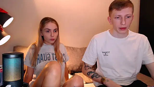 juliaanddima online show from November 8, 10:26 pm