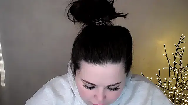 Emily Mo online show from November 25, 6:59 am