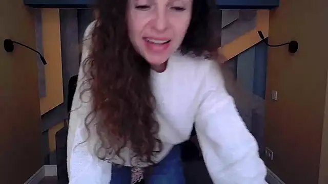 EllaLong online show from October 18, 11:35 am