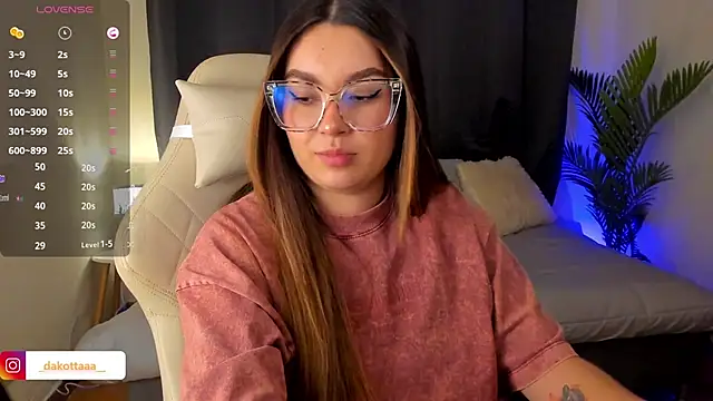 dakottaa  online show from November 11, 12:17 am