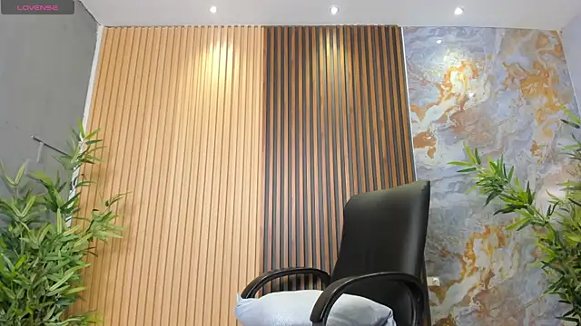 charlottewhitte online show from October 27, 11:28 am