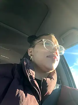 QueenNuttCollector online show from November 14, 2:06 pm