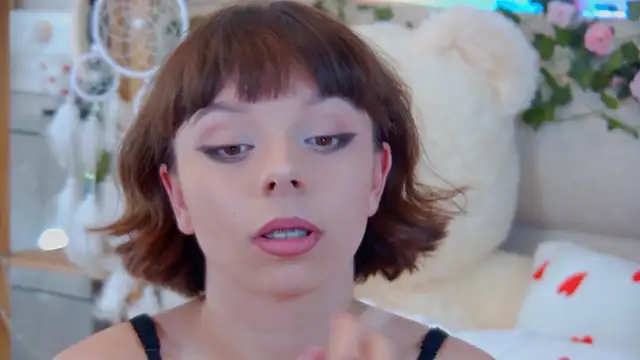 ElisabethDavis online show from July 1, 3:55 pm