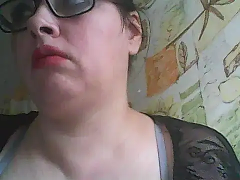 Snapshot of deluxpussy chatting on October 7, 6:40 am deluxpussy online show from October 7, 6:40 am