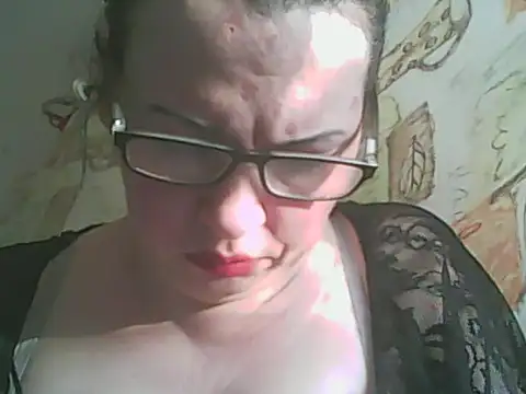 Snapshot of deluxpussy chatting on October 5, 5:12 am deluxpussy online show from October 5, 5:12 am