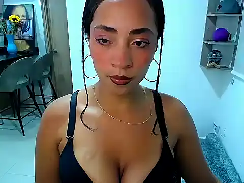 Snapshot of Danna_Ross_ chatting on October 29, 1:21 am Danna Ross  online show from October 29, 1:21 am