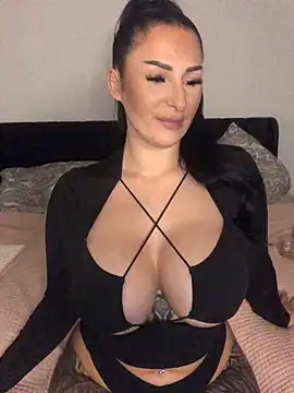 Mia-Bremer online show from November 25, 12:29 pm