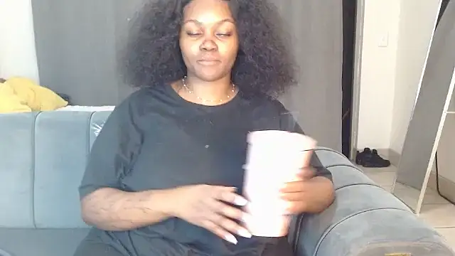 Yung-Missy online show from November 21, 11:40 pm