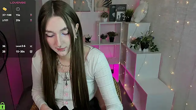 Snapshot of Pink_diablo chatting on October 2, 2:38 am Pink diablo online show from October 2, 2:38 am