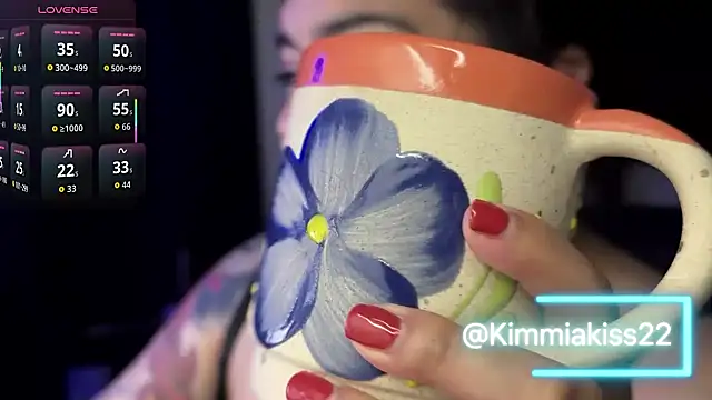 kimmiakiss22 online show from October 14, 3:42 am