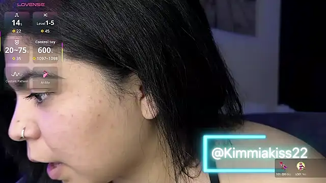 kimmiakiss22 online show from October 17, 12:02 am