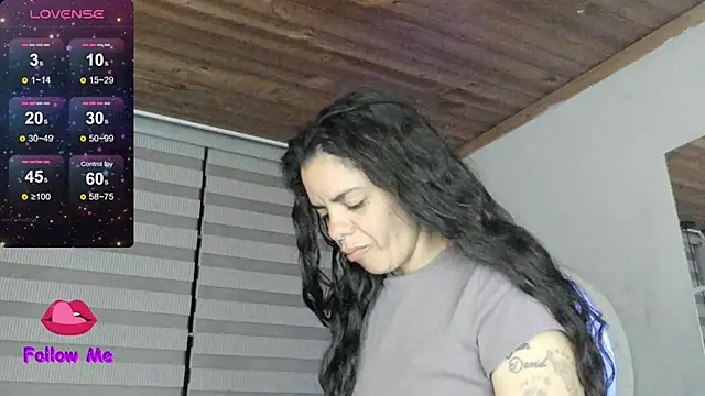 natasha logan  online show from May 31, 4:18 am