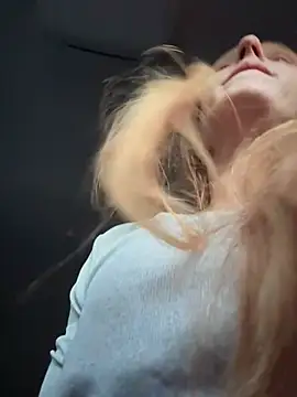 GoldenFlameGoddess online show from March 8, 2:04 am