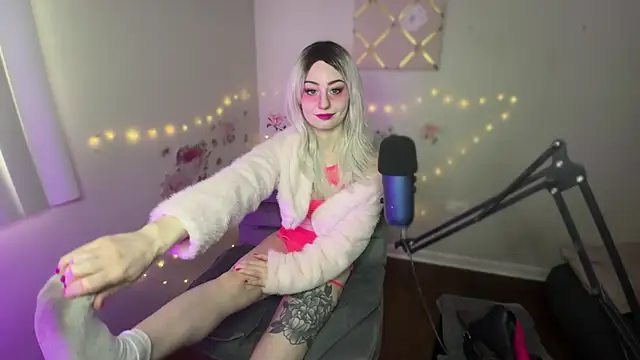 Starr1123 online show from December 5, 9:27 pm