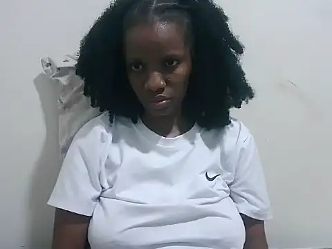 prettybeee online show from January 17, 2:19 am