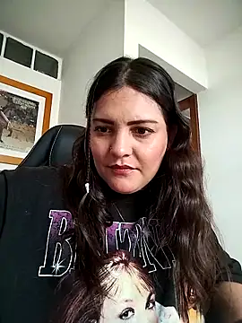 Mia Hampton online show from March 28, 9:35 pm