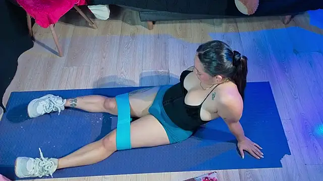 Cuttiealice online show from September 15, 11:12 pm