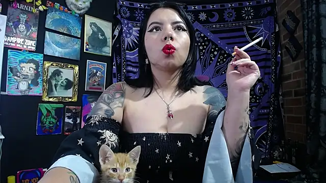 Yourmadame P online show from November 28, 2:47 am