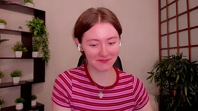 KateCuddle online show from July 28, 2:20 am