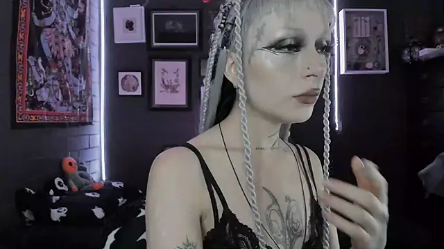 insania 9999  online show from December 15, 4:34 pm