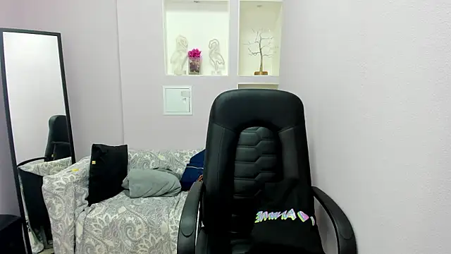 Persephoni online show from February 22, 6:14 am