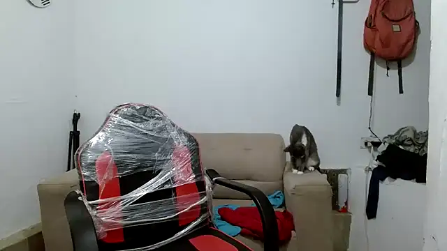 angelamarie1 online show from September 12, 10:35 am