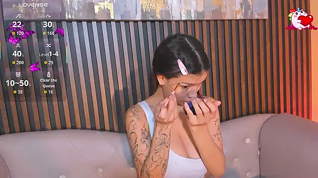 Snapshot of LauraAristizabal chatting on September 12, 1:07 pm LauraAristizabal online show from September 12, 1:07 pm