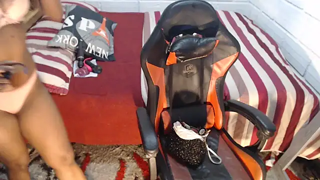 sexyjustin202 online show from November 1, 9:52 pm