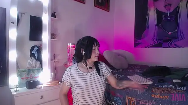 miaa-lee online show from January 17, 3:58 am