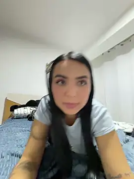 Snapshot of Emily_Nicole chatting on October 10, 2:05 am Emily Nicole online show from October 10, 2:05 am
