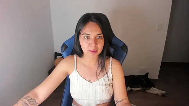 Snapshot of Emily_Nicole chatting on October 6, 1:22 am Emily Nicole online show from October 6, 1:22 am