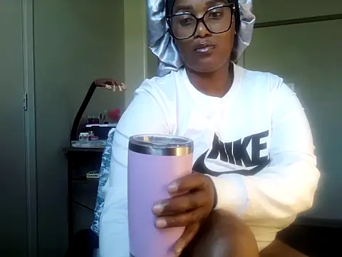 Snapshot of Charlie-Crawford chatting on October 3, 9:58 am Charlie-Crawford online show from October 3, 9:58 am