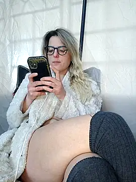 dolcehelena993 online show from February 22, 3:24 pm