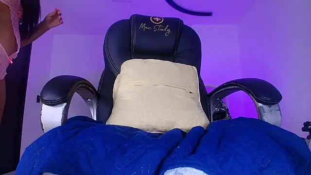 naomi kyse online show from March 17, 3:10 am