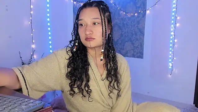 Eva Lee  online show from March 27, 11:11 am