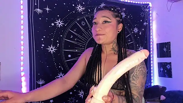 Eva Lee  online show from November 15, 8:48 am