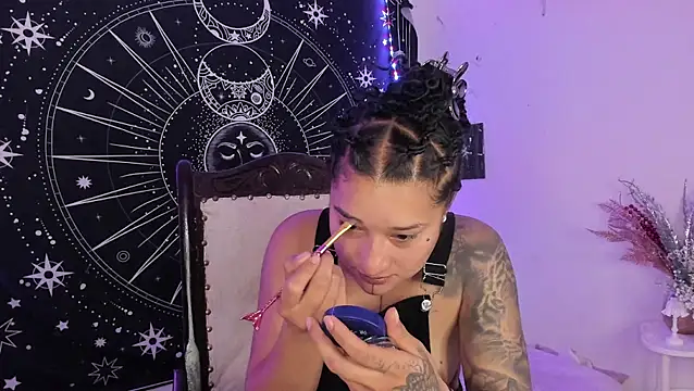 Eva Lee  online show from February 20, 9:44 am